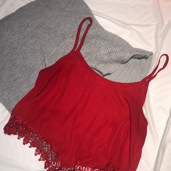 A red tank top - Picture 1 of 3